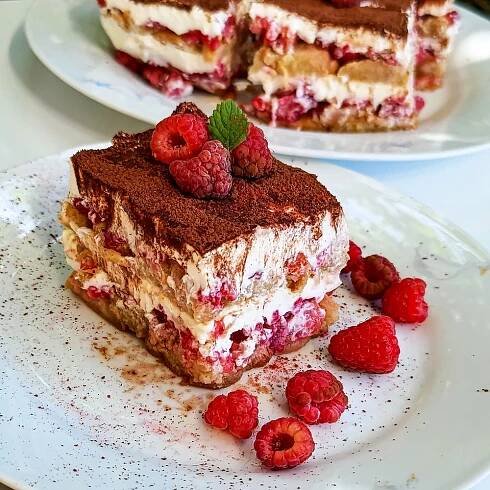 Jednoduché malinové tiramisu s tvarohem