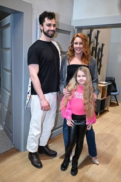 FOTO: Herci ze seriálu Zoo, Denisa Nesvačilová, Šimon Bilina a Adélka Hesová. – stránka 2