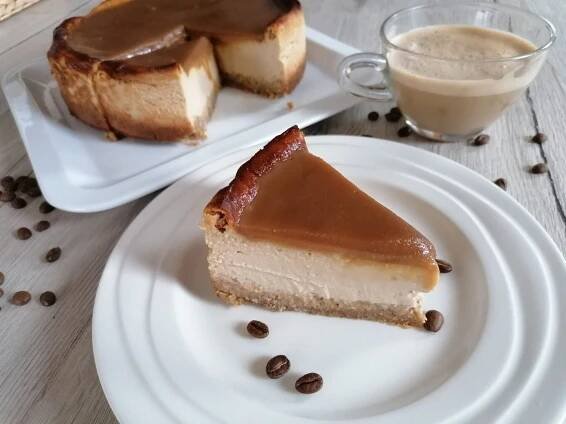 Mocca cake s karamelem - The Pelikans