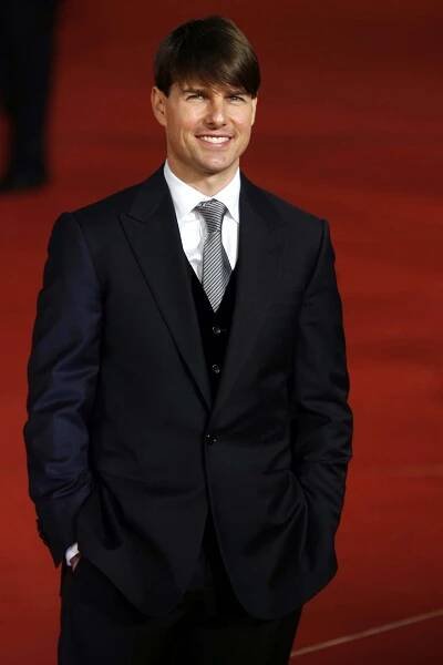 Tom Cruise - Americký herec známý svým rošťáckým úsměvem. V mládí se každoročně objevoval v řebříčcí - Story