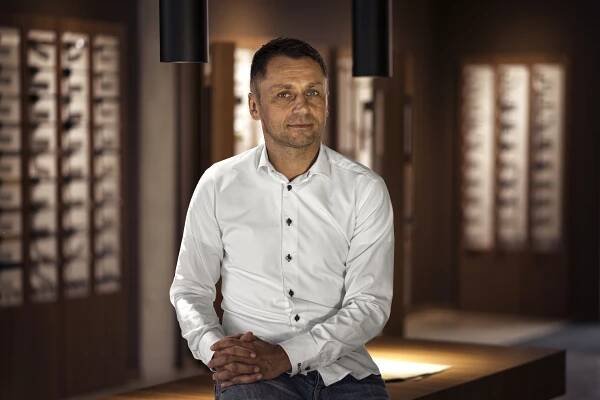 Ivo Ulich, majoritní akcionář společnosti M&T 1997, která se zabývá výrobou designového dveřního kování, dnes úspěšně...