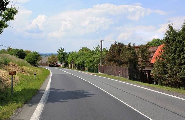 Soubor:Mochtín, Bystré, road No. 22.jpg