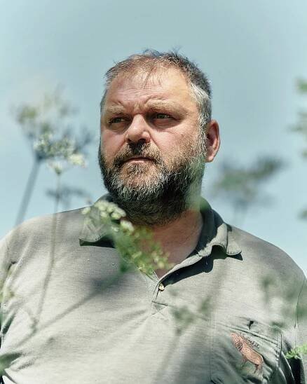 Fotoreportáž: Sklizeň u sedláka pod Milešovkou. Tak bojuje proti suchu