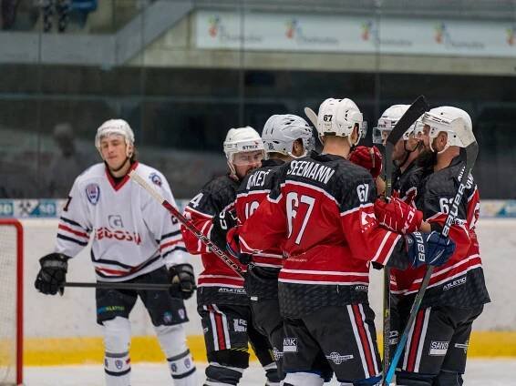 FOTO: Klatovští bojovali, ale body slaví favorit. Piráti rozhodli v přesilovkách