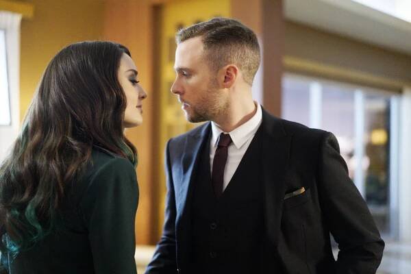 Agenti S.H.I.E.L.D. - Co když... - Z filmu - Mallory Jansen, Iain De Caestecker