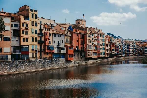 Girona: Stredoveké múry a židovské štvrte