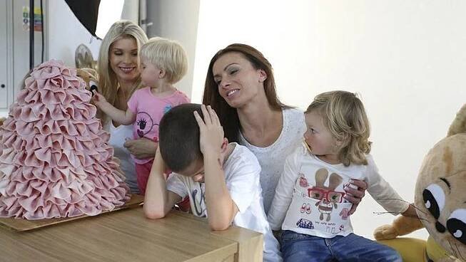 Ty jsou rozkošné: Děti Alice Bendové a Romany Jákl Vítové jsou andílci. Alespoň na pohled - Super.cz