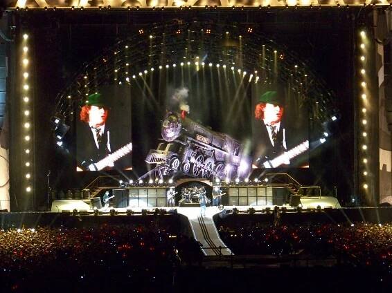 Jak to hraje? AC/DC – Thunderstruck | frontman.cz