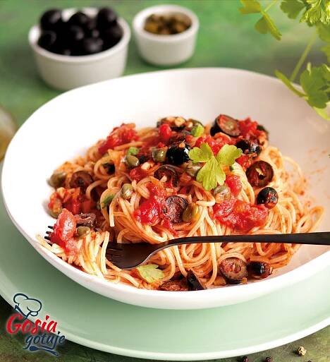 Gosia Cooks: Spaghetti alla Puttanesca – &market polish&more
