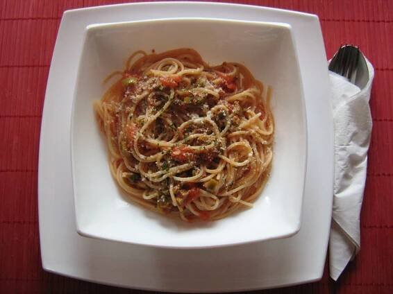 Pasta alla puttanesca (ili u prevodu, Pasta „kraljica noći“)