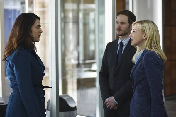 Právem odsouzeni - Šťastný konec - Z filmu - Hayley Atwell, Shawn Ashmore, Emily Kinney
