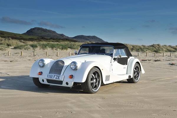 Morgan Plus 8 automobily