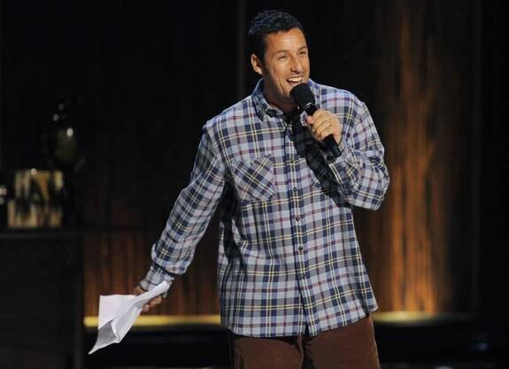 Americký herec Adam Sandler.