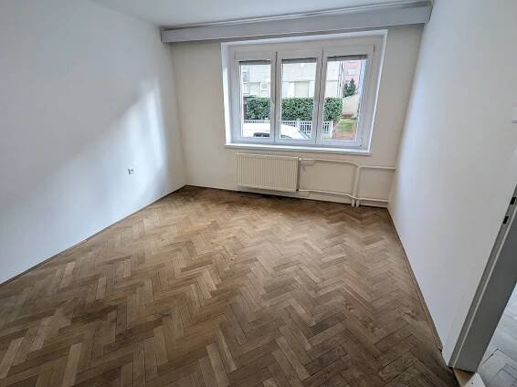 Pronájem Byt 3+1, Tolstého, Krnov - Pod Bezručovým vrchem, okres Bruntál