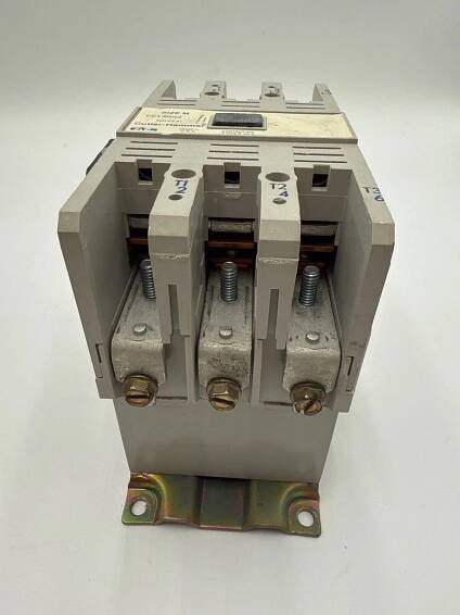 Eaton CE15MN3 Contactor 105A 3P 600V 3PH 100HP Max Coil 110/120V 50/60Hz