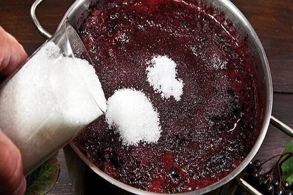 Jak nejlépe osladit domácí hroznové víno, vlastnosti a klasický recept