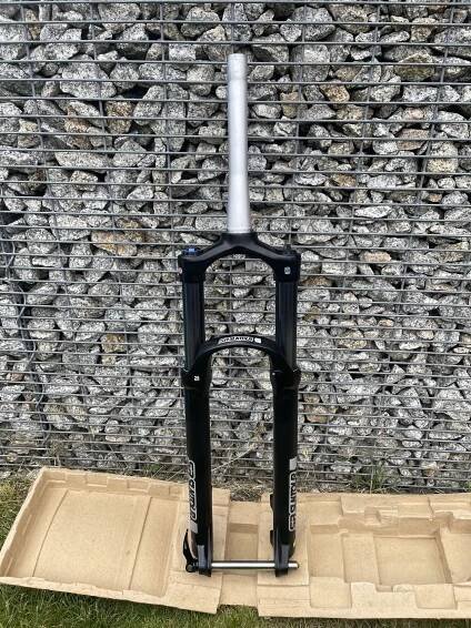 Vidlice SR Suntour XCR34 130mm za 2 000 Kč