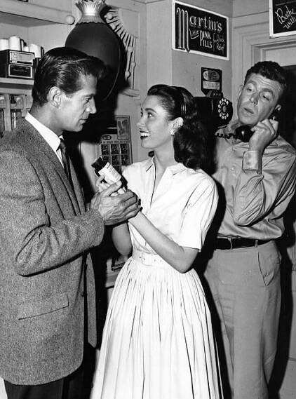 Elinor Donahue - Wikipedia