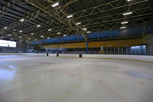 Foto - Zimni stadion v Rosicich u Brna