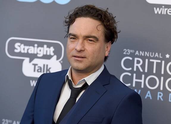 Johnny Galecki je známy nielen vďaka Teórii veľkého tresku. Preslávil sa už totiž oveľa skôr, a to vďaka role Davida Healyho zo sitkomu Roseanne. 