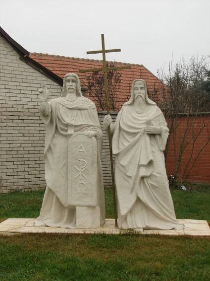 Soubor:Mikulčice - svatí Cyril a Metoděj.JPG