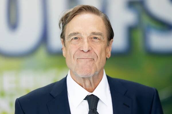 John Goodman attends the "Smurfs" premiere in Los Angeles
