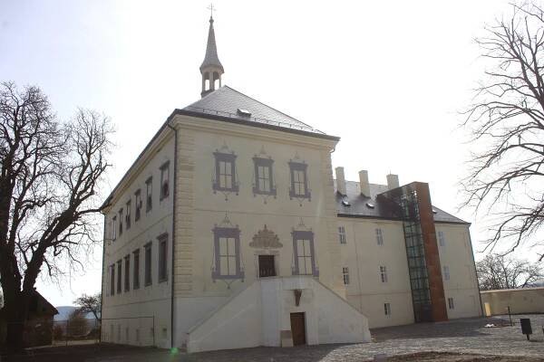 Soubor:Svijany, zámek V.jpg – Wikipedie