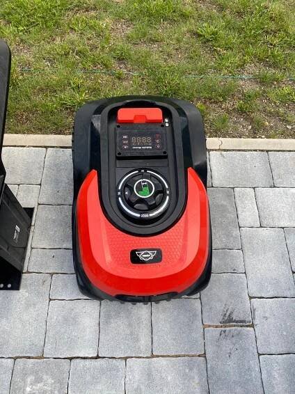 Robotická sekačka Hecht - Zahradní technika