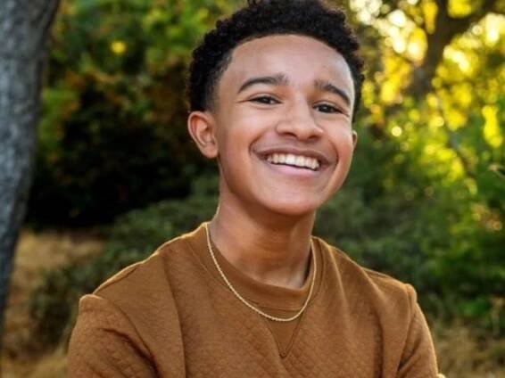 Cameron J. Wright Bio, Career, Net Worth, Body Measurements, Relationship