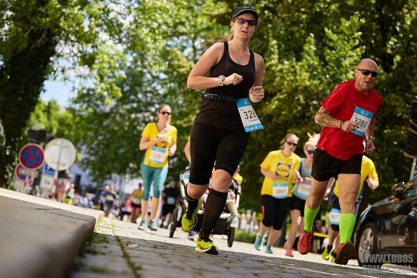 ČEZ RunTour Plzeň 2024 | Sportovní a reportážní fotografie Luboš Toman