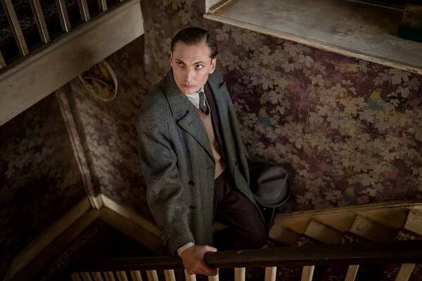 Agatha Christie: Vraždy podle abecedy - Epizoda 1 - Z filmu - Eamon Farren