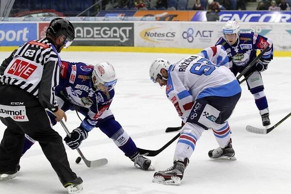 Piráti Chomutov » Piráti vs. Verva aneb derby bude plné zajímavých soubojů jednotlivců