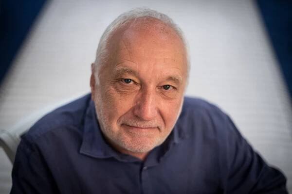 "Emmerder" les non-vaccinés : "Il faut dire les choses comme elles sont" estime François Berléand