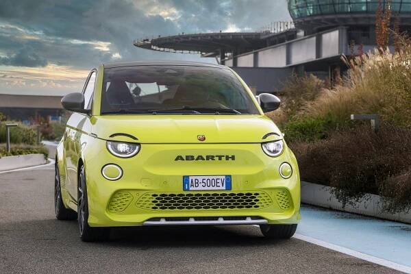 První elektrický Abarth je na světě
