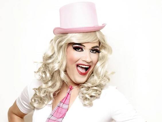 Drag Queen Vlasta Wild: Nepříjemné komentáře házím za hlavu, fanoušci hejtry odpálkují za nás - Expres FM