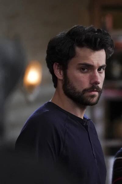 how-to-get-away-with-murder-episode-612-lets-hurt-him-promotional-photo-40-a5259d9a10ebe29ef3d44c746f31ecb0.jpg