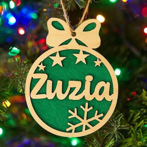 DŘEVĚNÁ VÁNOČNÍ VÁNOČNÍ KOULE S JMÉNEM HVĚZDIČKY A SNĚHOVÁ VLOČKA, ZELENÁ OZDOBA Počet kusů v balení 1 ks.