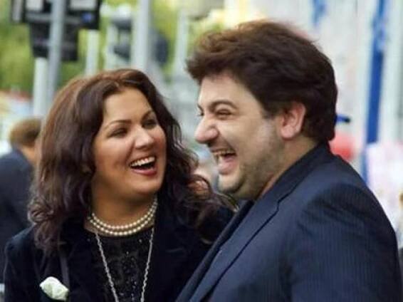 Netrebko oznámila, že se zasnoubila
