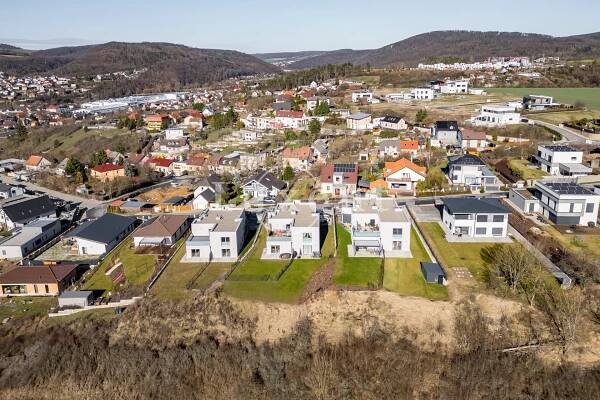 Prodej prostorného bytu 4+kk/3T/G, 185 m2, Beroun-Závodí | Luxent