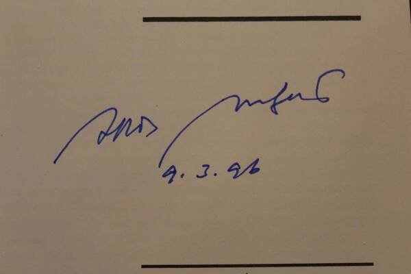 Zdeněk MLYNÁŘ st., politik,signatář Charty77, podpis v knize, autogram