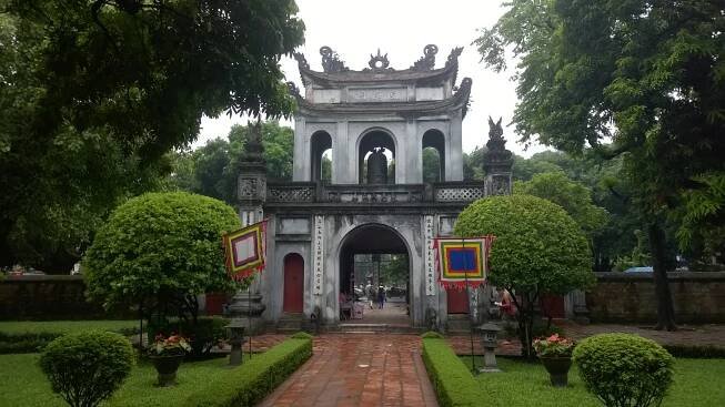 Soubor:Van Mieu temple of Hanoi in 2015 A 02.jpg – Wikipedie