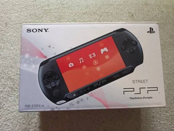 Sony PSP PlayStation Portable Street + Hry - Počítače a hry