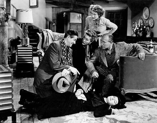 Robert Cummings, Fay Baker, Katherine Warren, Grandon Rhodes, Rosalind Russell - Tell It to the Judge - Z filmu