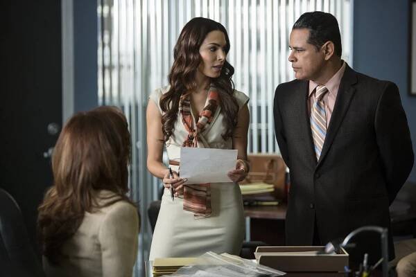 Closer: Nové případy - Vrahové v penzi - Z filmu - Nadine Velazquez, Raymond Cruz