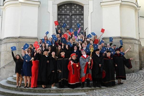 Fotogalerie | Vysoká škola finanční a správní