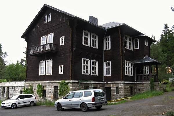 Vila Komtesa v Bečově nad Teplou má naději na záchranu | Plzeň