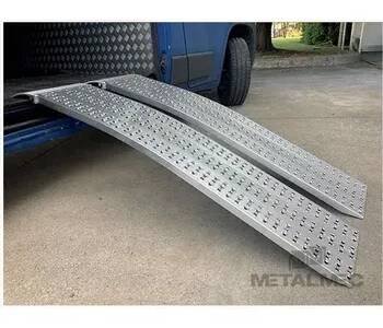 NÁJEZDY METALMEC M030B2BHLS/15 Zaoblené