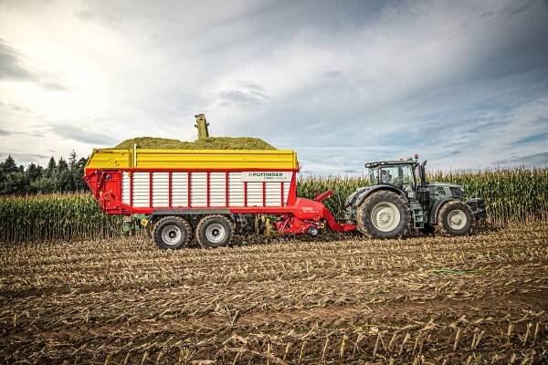Pöttinger Torro – sbírá, řeže a transportuje