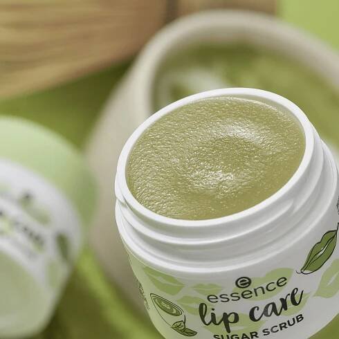 essence - Peeling na rty Sugar Scrub 02 Matcha Latte | Rossmann.cz 