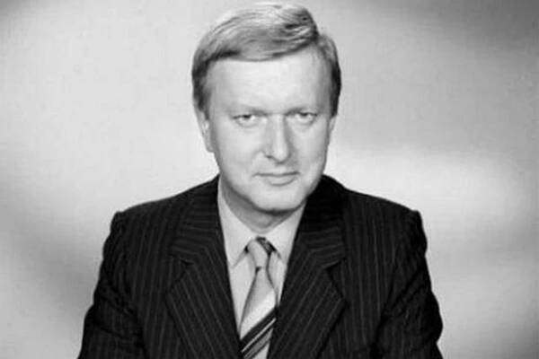 Zemřel legendární televizní hlasatel Miloš Frýba